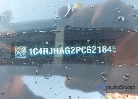 2023 Jeep Grand Cherokee Laredo 4X4 z USA, uszkodzony, nr VIN 1C4RJHAG2PC621845